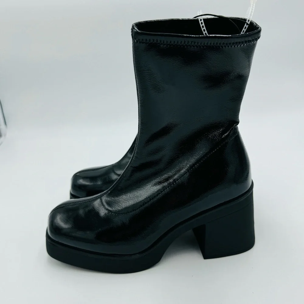 NEWCall It Spring Shauna Crinkle Black Patent Faux Leather Lugged Platform Boots